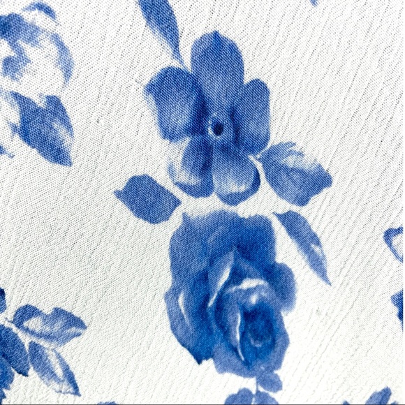 Long Sleeve Flowy Floral Top with V-neck Cutout - Picture 4 of 5